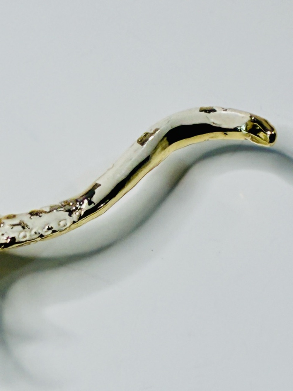 VTG Gold and White Lizard Brooch with Red Eye Lightweight Eclectic Everyday - Picture 9 of 14